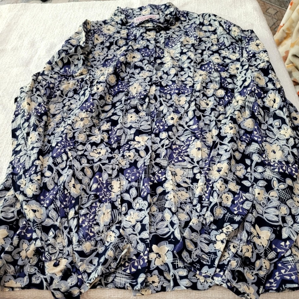 Pendleton Sophisticates Petite Floral Rayon Blouse Navy Blue Long Sleeve Top